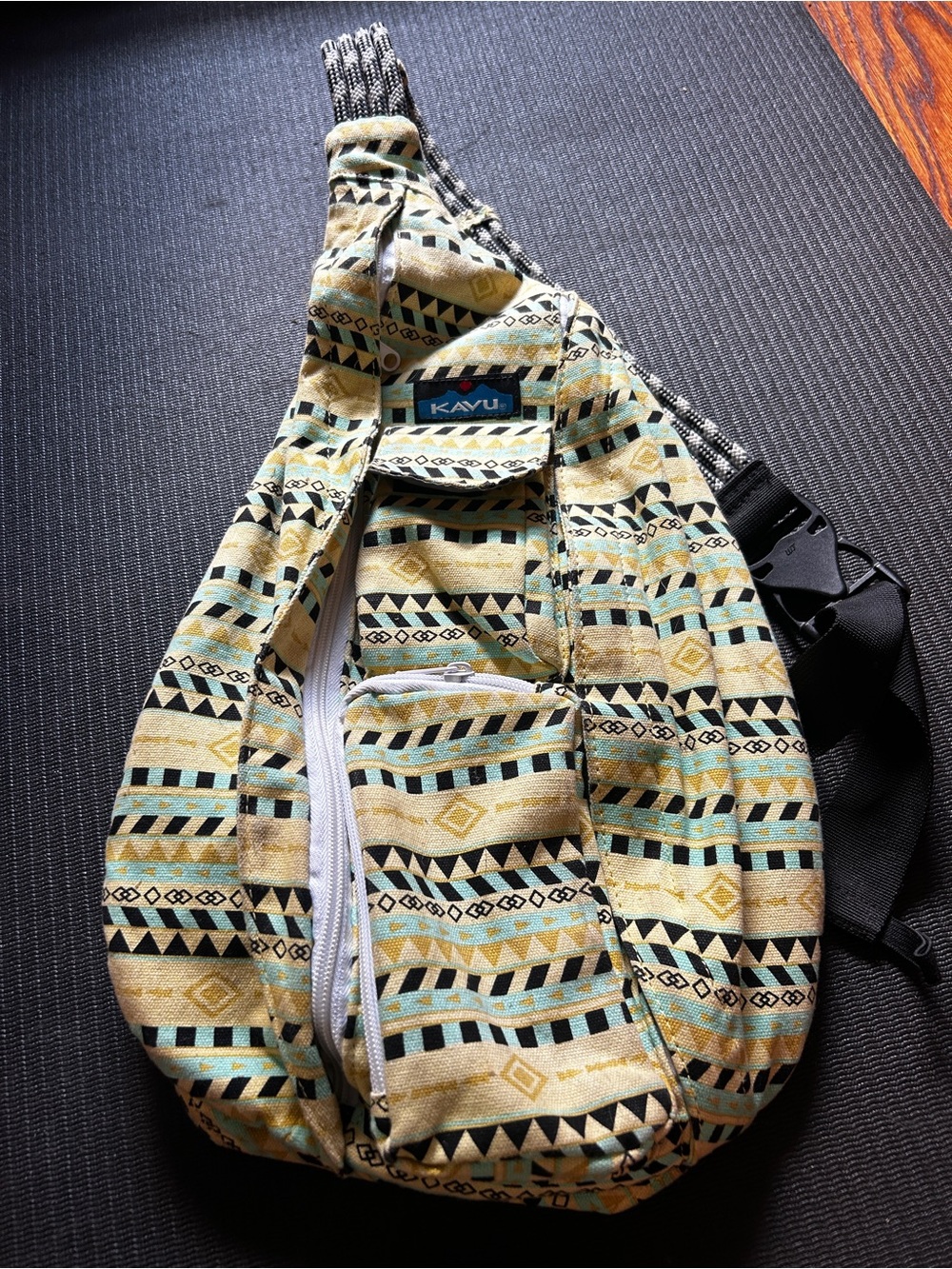 KAVU Rope Sling Bag Geometric Aztec Print Aqua Yellow Black Crossbody Backpack